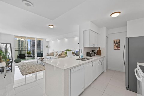 Condominio en alquiler en Miami, Florida, 1 dormitorio, 70.61 m2 № 1294689 - foto 19