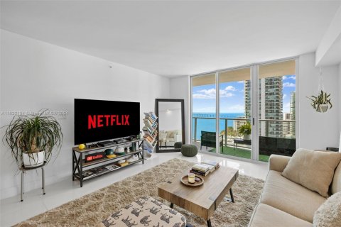 Condominio en alquiler en Miami, Florida, 1 dormitorio, 70.61 m2 № 1294689 - foto 16