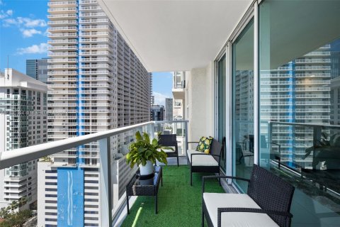 Condominio en alquiler en Miami, Florida, 1 dormitorio, 70.61 m2 № 1294689 - foto 8