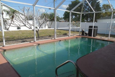 Villa ou maison à louer à Port Charlotte, Floride: 2 chambres, 129.69 m2 № 1386377 - photo 8