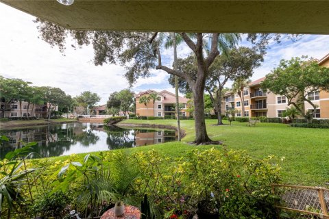 Copropriété à vendre à Coral Springs, Floride: 3 chambres, 108.32 m2 № 876518 - photo 21