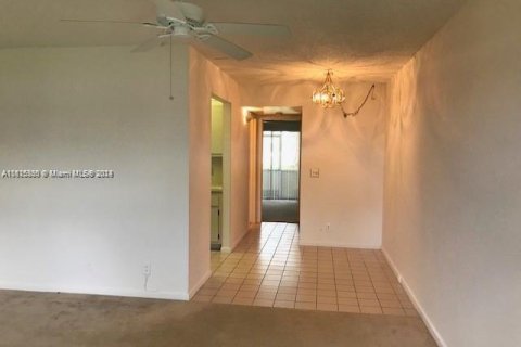 Condominio en venta en Pembroke Pines, Florida, 1 dormitorio, 63.64 m2 № 954281 - foto 5