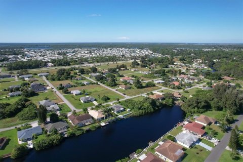 House in North Port, Florida 3 bedrooms, 168.52 sq.m. № 1354950 - photo 10