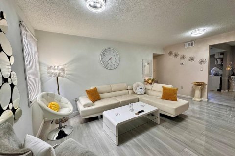 Condo in Orlando, Florida, 1 bedroom  № 1346567 - photo 6