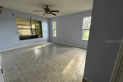 Villa ou maison à vendre à Deltona, Floride: 3 chambres, 120.59 m2 № 925860 - photo 14