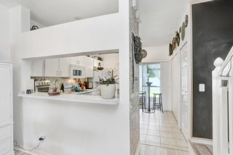 Adosado en venta en Wesley Chapel, Florida, 2 dormitorios, 110 m2 № 1342947 - foto 10