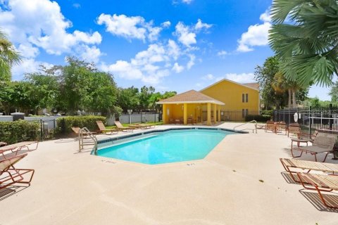 Adosado en venta en Wesley Chapel, Florida, 2 dormitorios, 110 m2 № 1342947 - foto 22