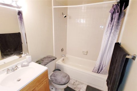 Condo in Tampa, Florida, 1 bedroom  № 1342946 - photo 6