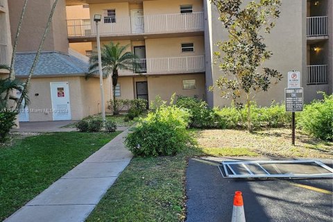 Condominio en venta en Davie, Florida, 1 dormitorio, 59.92 m2 № 1132116 - foto 3