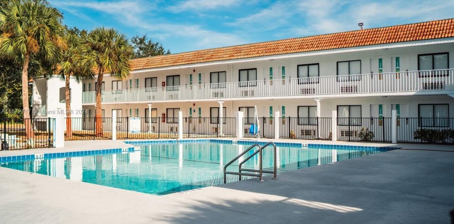 Hotel in Kissimmee, Florida 1 bedroom № 1132157