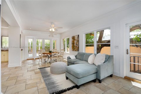 Casa en venta en Miami, Florida, 4 dormitorios, 374.3 m2 № 1412219 - foto 14