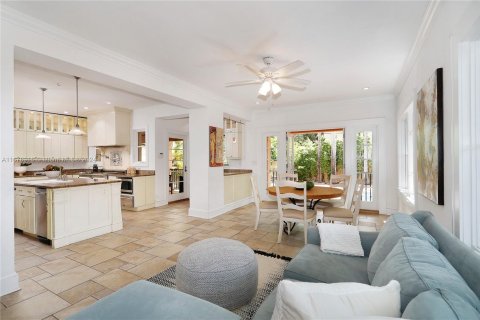 Casa en venta en Miami, Florida, 4 dormitorios, 374.3 m2 № 1412219 - foto 15