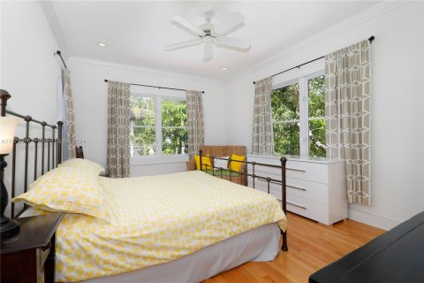 Casa en venta en Miami, Florida, 4 dormitorios, 374.3 m2 № 1412219 - foto 26