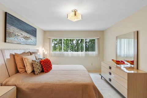 Condominio en venta en Pembroke Pines, Florida, 2 dormitorios, 112.13 m2 № 1236144 - foto 16