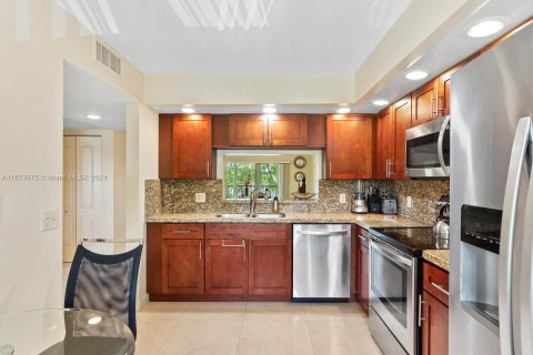 Condominio en venta en Pembroke Pines, Florida, 2 dormitorios, 112.13 m2 № 1236144 - foto 7
