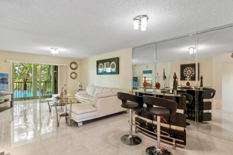 Copropriété à vendre à Pembroke Pines, Floride: 2 chambres, 112.13 m2 № 1236144 - photo 24
