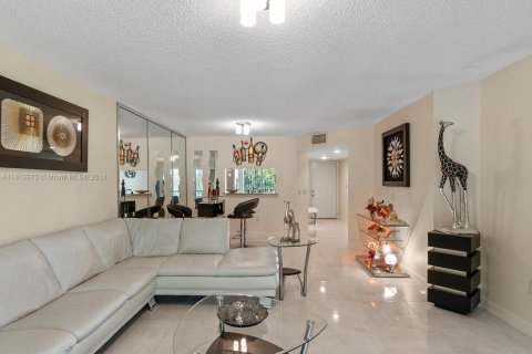 Condominio en venta en Pembroke Pines, Florida, 2 dormitorios, 112.13 m2 № 1236144 - foto 26