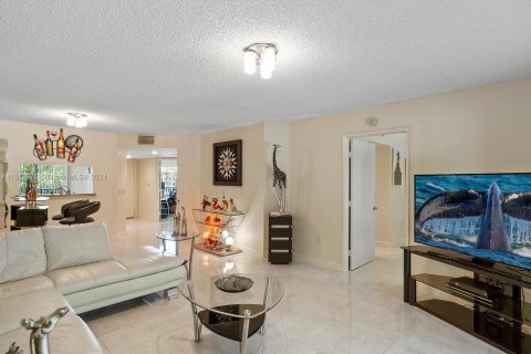 Copropriété à vendre à Pembroke Pines, Floride: 2 chambres, 112.13 m2 № 1236144 - photo 10