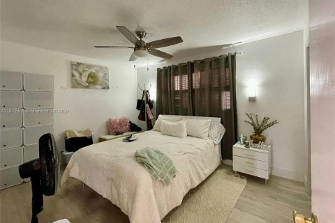 Купить кондоминиум в Холливуд, Флорида 2 спальни, 92.16м2, № 1236101 - фото 30