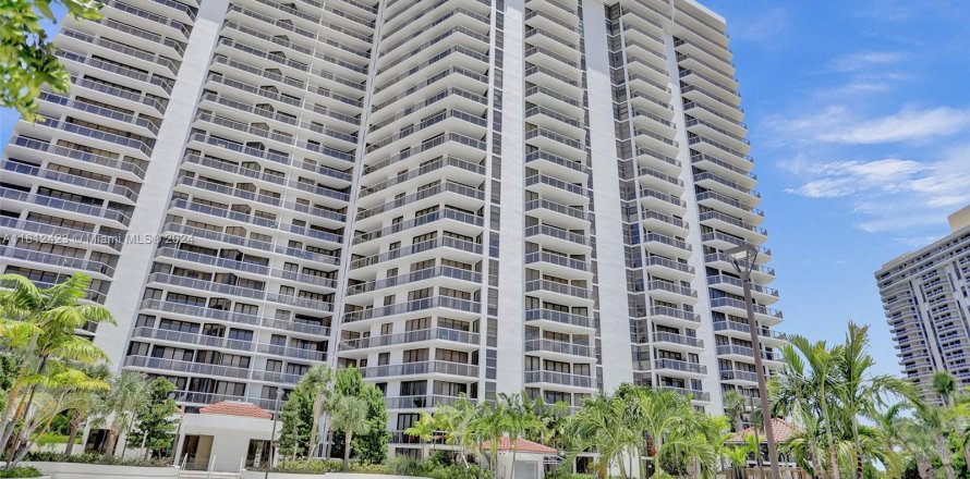 Condominio en Aventura, Florida, 2 dormitorios  № 1236100