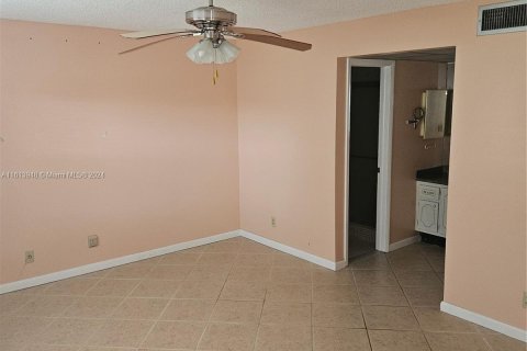 Copropriété à vendre à Sunrise, Floride: 2 chambres, 95.22 m2 № 1236143 - photo 14