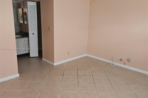 Copropriété à vendre à Sunrise, Floride: 2 chambres, 95.22 m2 № 1236143 - photo 15