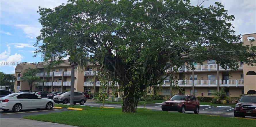 Condo in Sunrise, Florida, 2 bedrooms  № 1236143