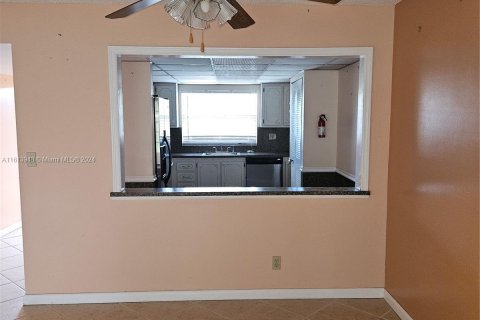 Condo in Sunrise, Florida, 2 bedrooms  № 1236143 - photo 5