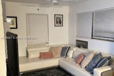Casa en venta en Hollywood, Florida, 3 dormitorios, 81.01 m2 № 1189058 - foto 4