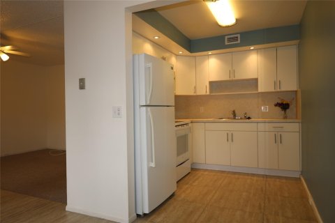 Condominio en venta en Pembroke Pines, Florida, 2 dormitorios, 88.54 m2 № 888013 - foto 11