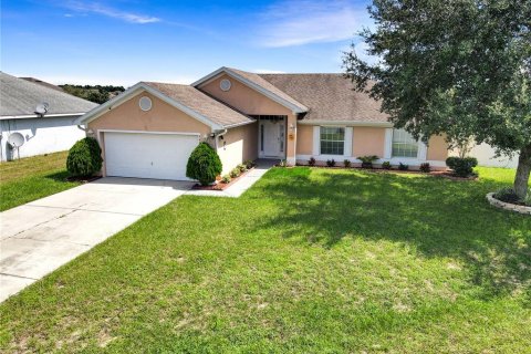 Villa ou maison à louer à Ocala, Floride: 4 chambres, 166.11 m2 № 1370272 - photo 1