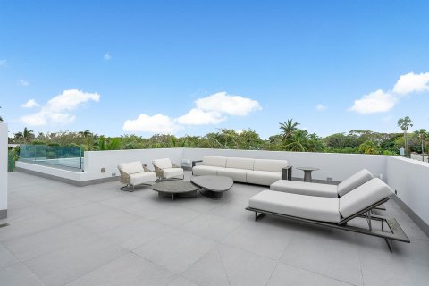 Casa en venta en West Palm Beach, Florida, 7 dormitorios, 749.91 m2 № 1132934 - foto 17