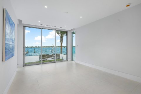 Casa en venta en West Palm Beach, Florida, 7 dormitorios, 749.91 m2 № 1132934 - foto 9