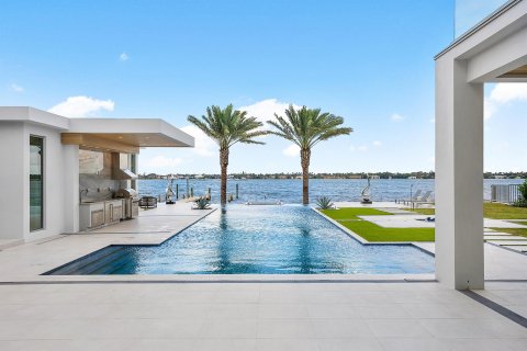 Casa en venta en West Palm Beach, Florida, 7 dormitorios, 749.91 m2 № 1132934 - foto 11