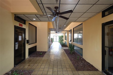 Купить коммерческую недвижимость в Корал-Спрингс, Флорида № 1132971 - фото 9