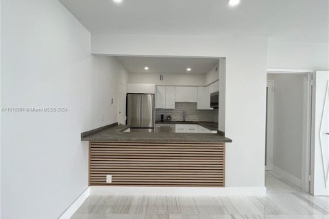 Copropriété à vendre à Miami Beach, Floride: 2 chambres, 95.69 m2 № 1238072 - photo 11