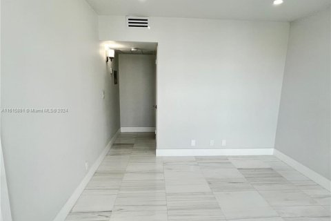 Condominio en venta en Miami Beach, Florida, 2 dormitorios, 95.69 m2 № 1238072 - foto 15