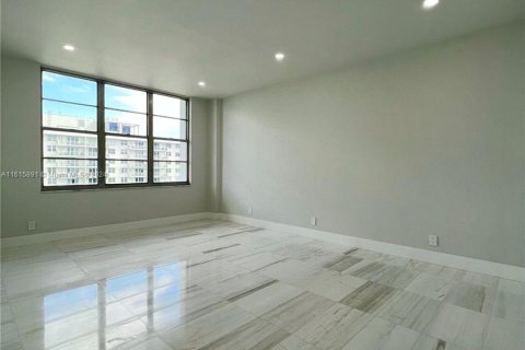 Condominio en venta en Miami Beach, Florida, 2 dormitorios, 95.69 m2 № 1238072 - foto 20