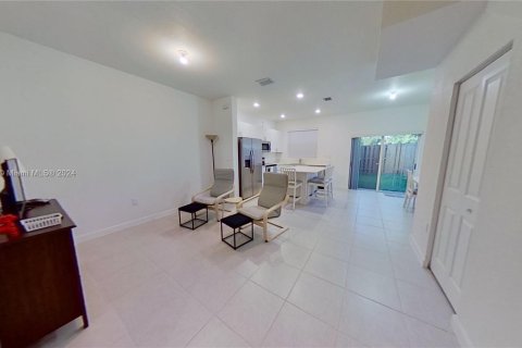 Adosado en venta en Homestead, Florida, 3 dormitorios, 123.37 m2 № 878393 - foto 7