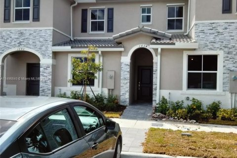 Townhouse in Homestead, Florida 3 bedrooms, 123.37 sq.m. № 878393 - photo 2