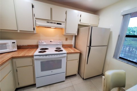 Condo in Sunrise, Florida, 2 bedrooms  № 1375872 - photo 6