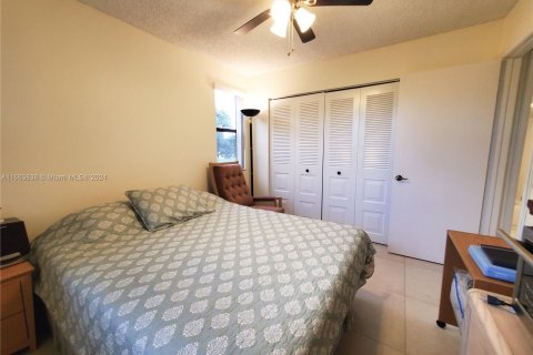 Condo in Sunrise, Florida, 2 bedrooms  № 1375872 - photo 22