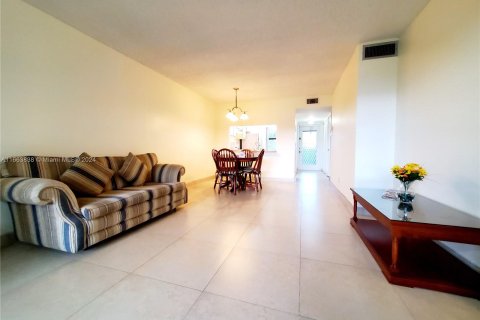 Copropriété à vendre à Sunrise, Floride: 2 chambres, 89.19 m2 № 1375872 - photo 13