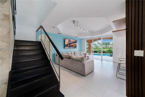 Villa ou maison à vendre à Miami, Floride: 5 chambres, 317.26 m2 № 1375879 - photo 18