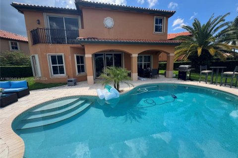 Villa ou maison à vendre à Miami, Floride: 5 chambres, 317.26 m2 № 1375879 - photo 5