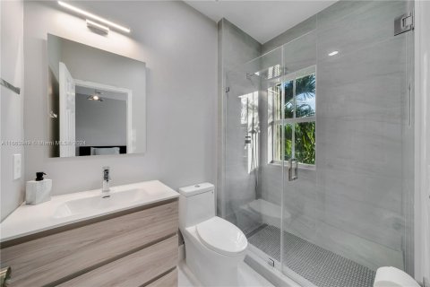 Villa ou maison à vendre à Miami, Floride: 5 chambres, 317.26 m2 № 1375879 - photo 24