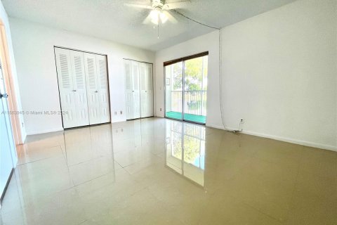 Copropriété à vendre à Pembroke Pines, Floride: 1 chambre, 65.22 m2 № 1375878 - photo 20