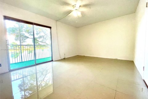 Condominio en venta en Pembroke Pines, Florida, 1 dormitorio, 65.22 m2 № 1375878 - foto 19