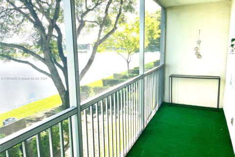 Condominio en venta en Pembroke Pines, Florida, 1 dormitorio, 65.22 m2 № 1375878 - foto 24