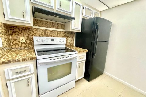 Copropriété à vendre à Pembroke Pines, Floride: 1 chambre, 65.22 m2 № 1375878 - photo 17